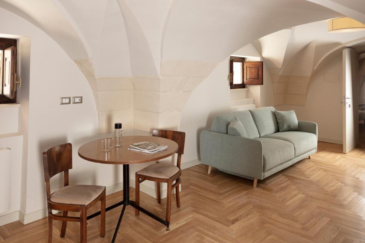 Palazzo Dei Tolomei Bed & Breakfast Lecce Bagian luar foto