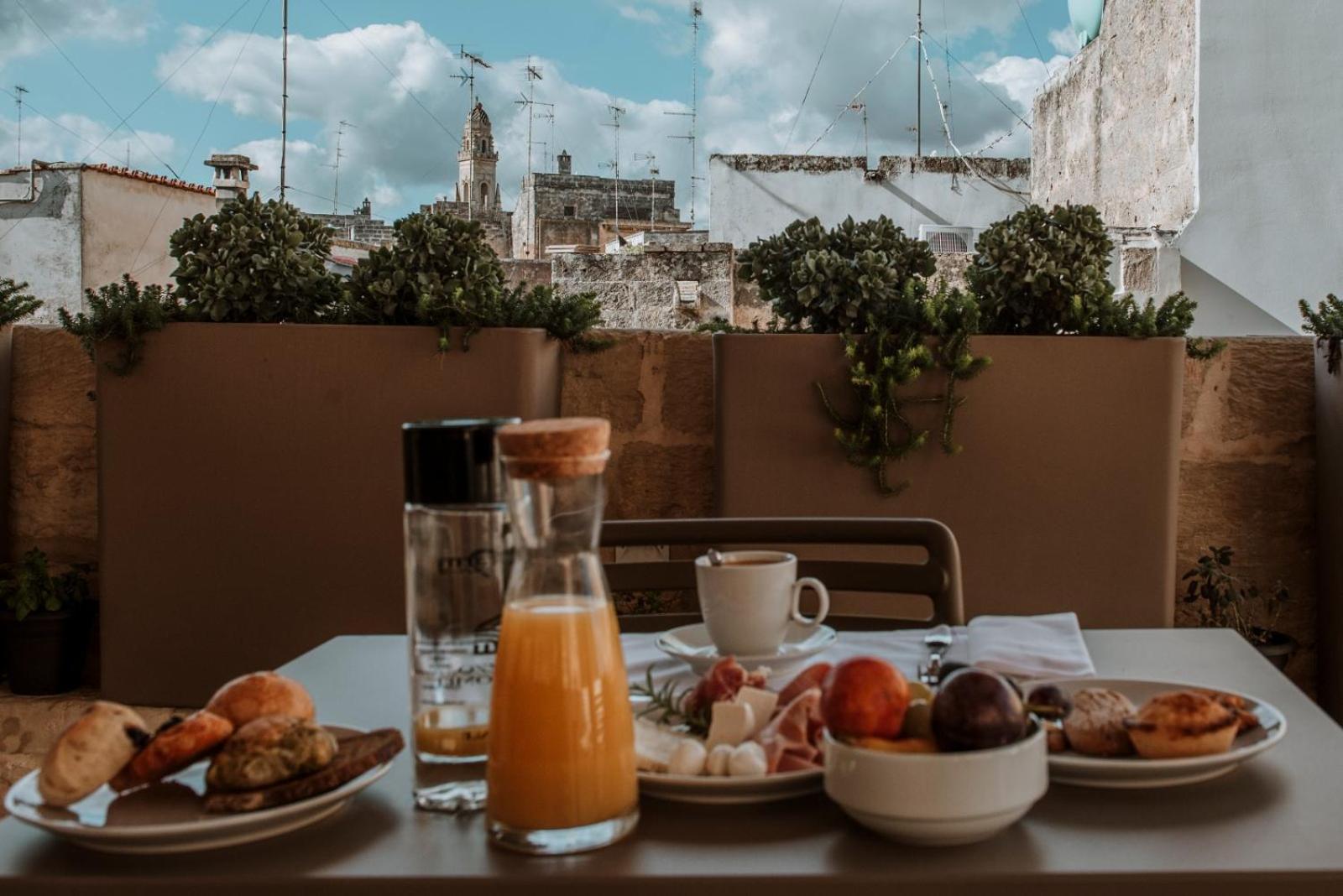 Palazzo Dei Tolomei Bed & Breakfast Lecce Bagian luar foto