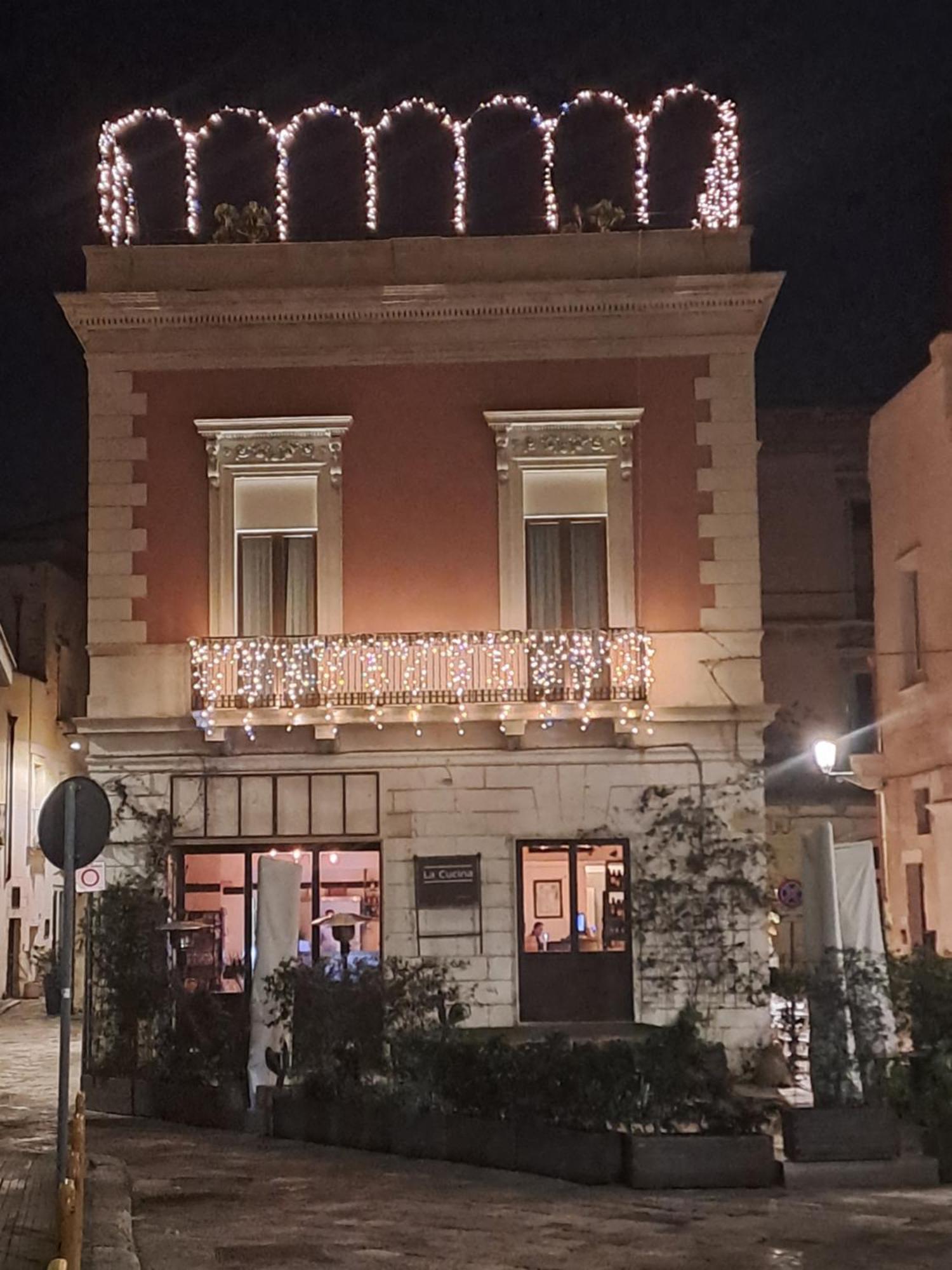 Palazzo Dei Tolomei Bed & Breakfast Lecce Bagian luar foto